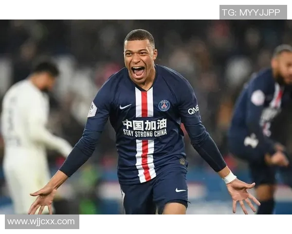 足球场上的歌声与球技的反差谁是唱歌最差的足球明星